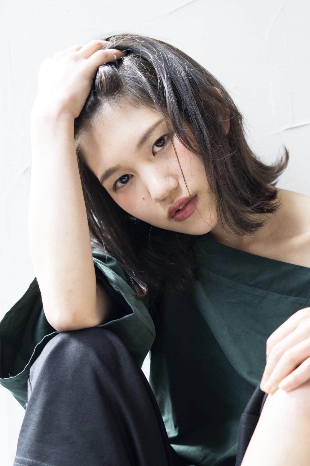 センターパートのニュアンス外ハネボブ｜サブ写真③