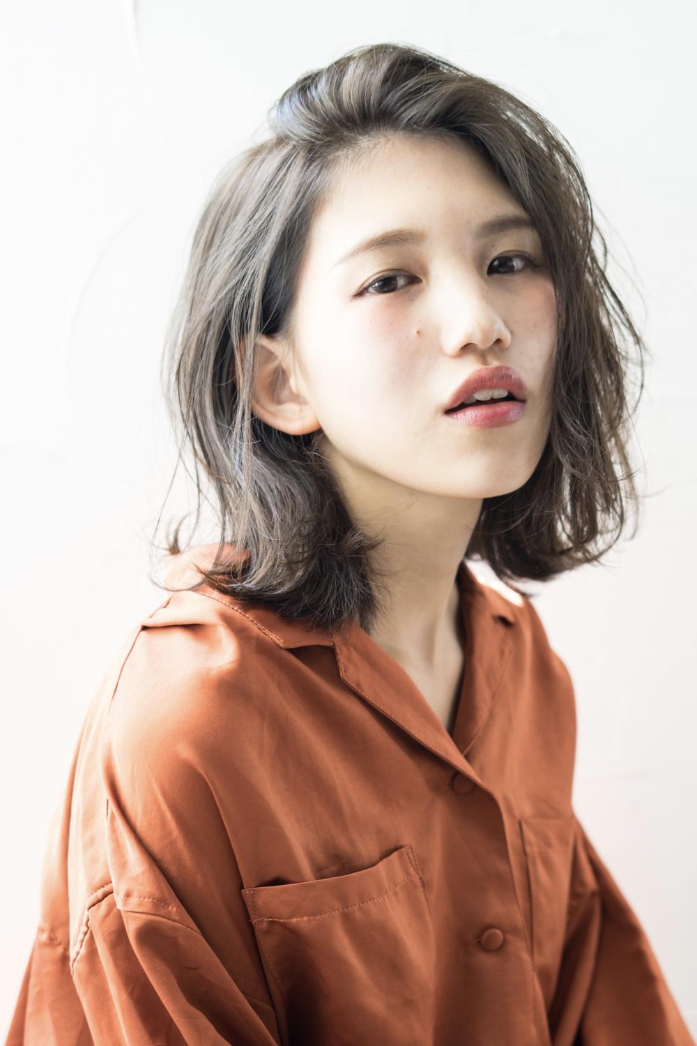かきあげバングのニュアンス外ハネロブ