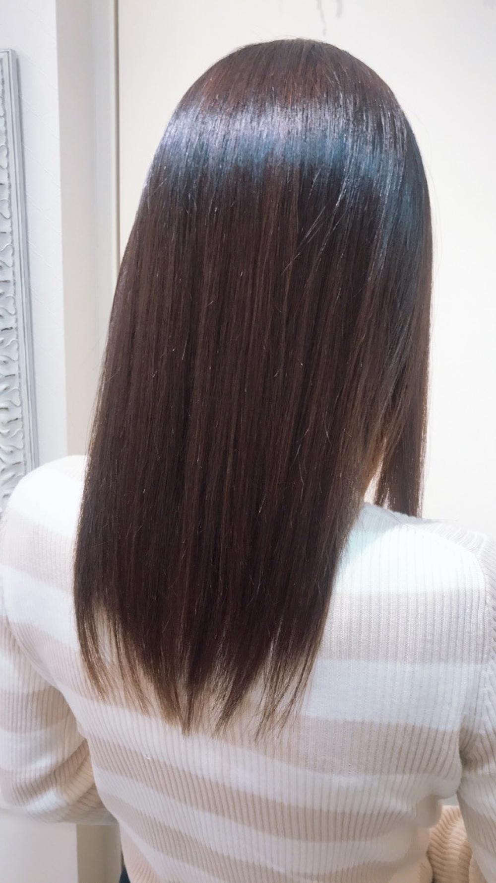 思わず触りたくなるようなナチュラルストレート