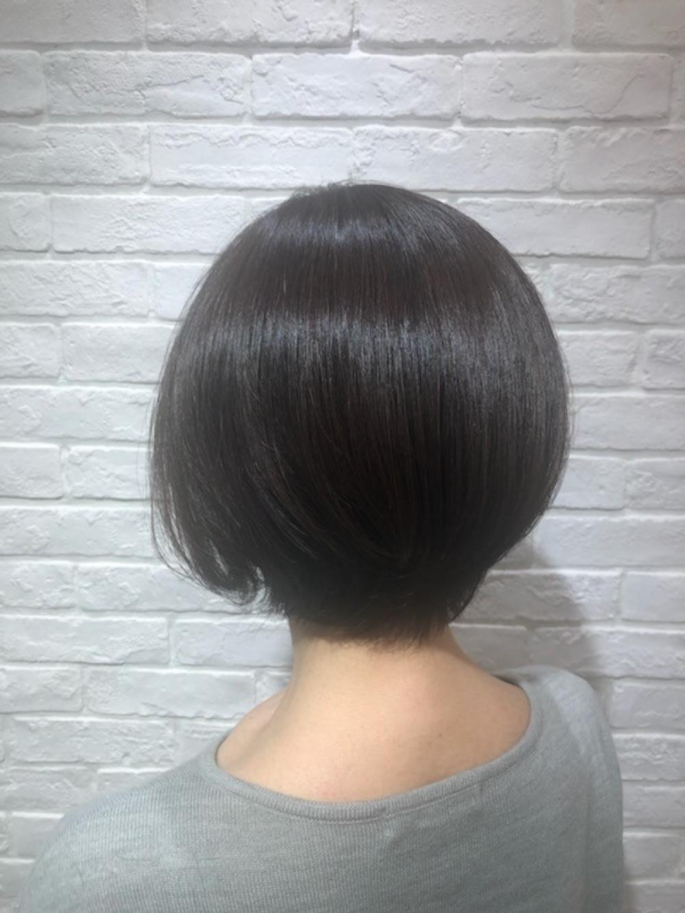 大人女性のショートボブ