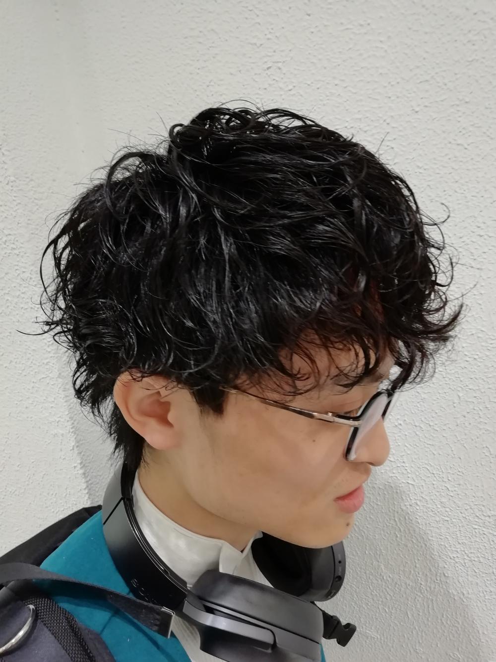 跳ね感を楽しむメンズパーマスタイル