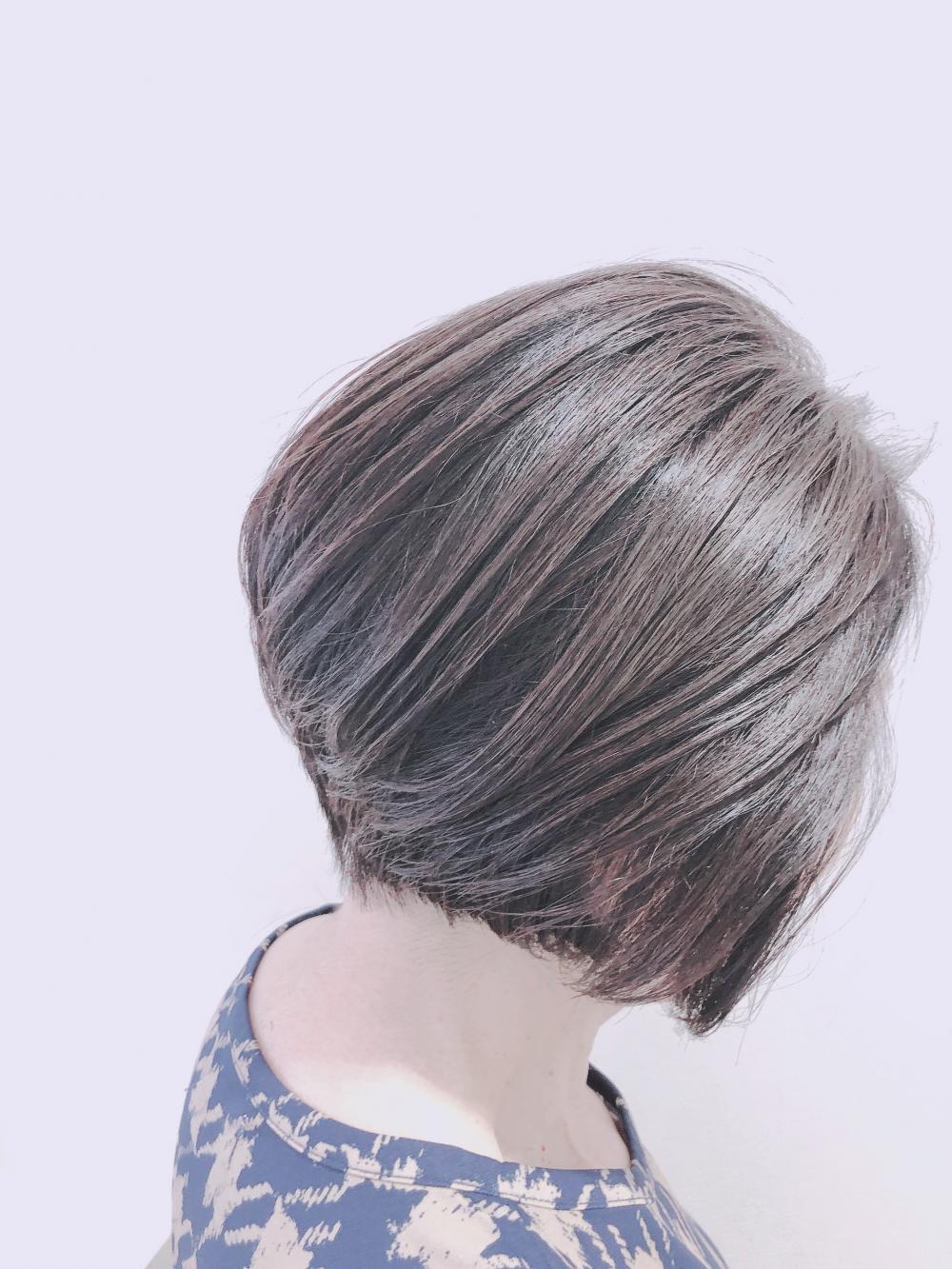  横顔美人ショート