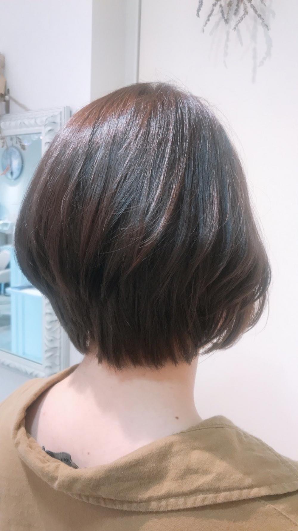 襟足スッキリハンサムボブ