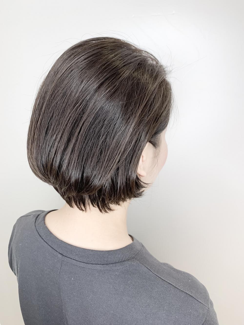 横顔美人ショート×ダークグレージュ