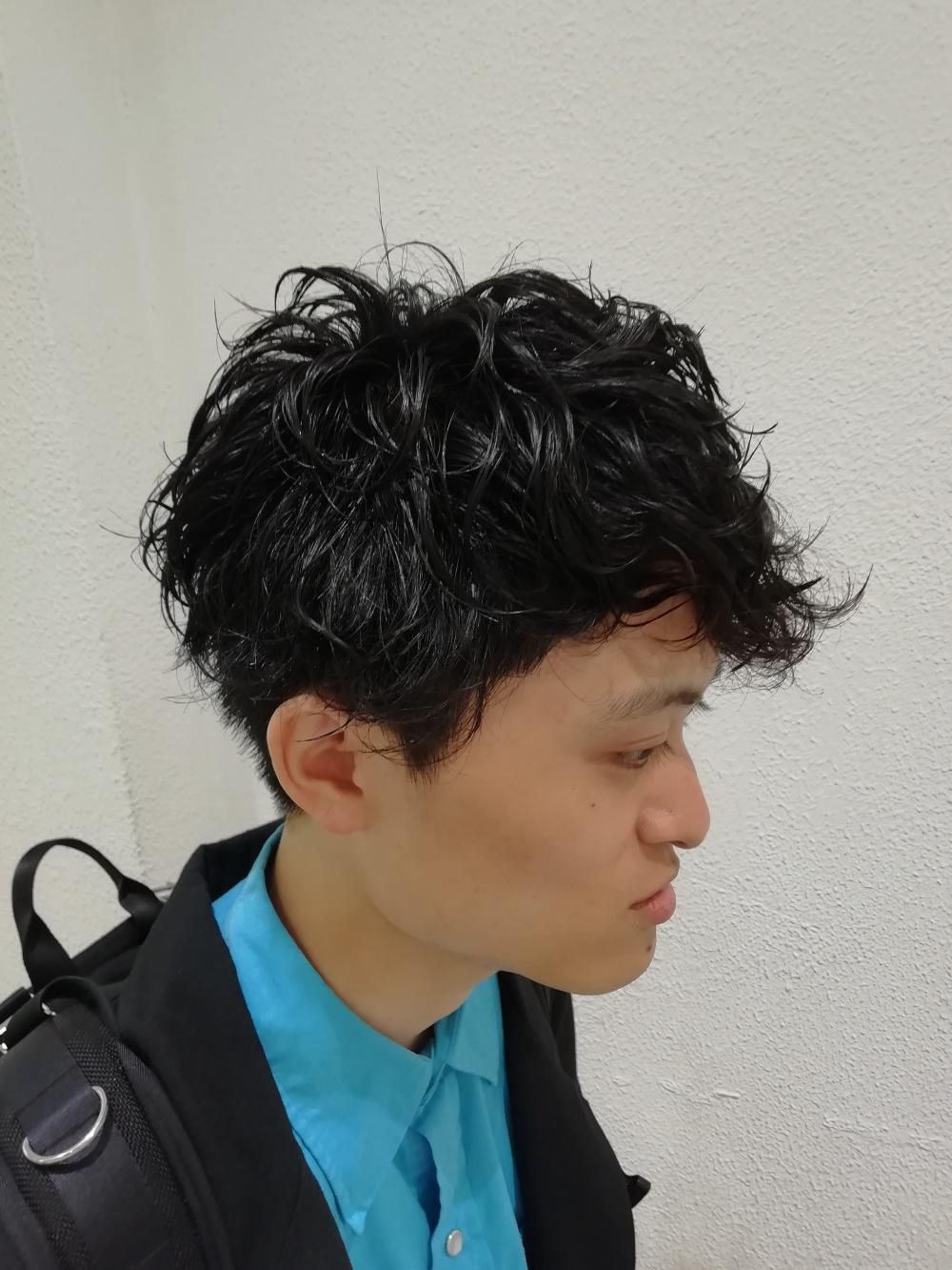 カールを楽しむスパイラルパーマ