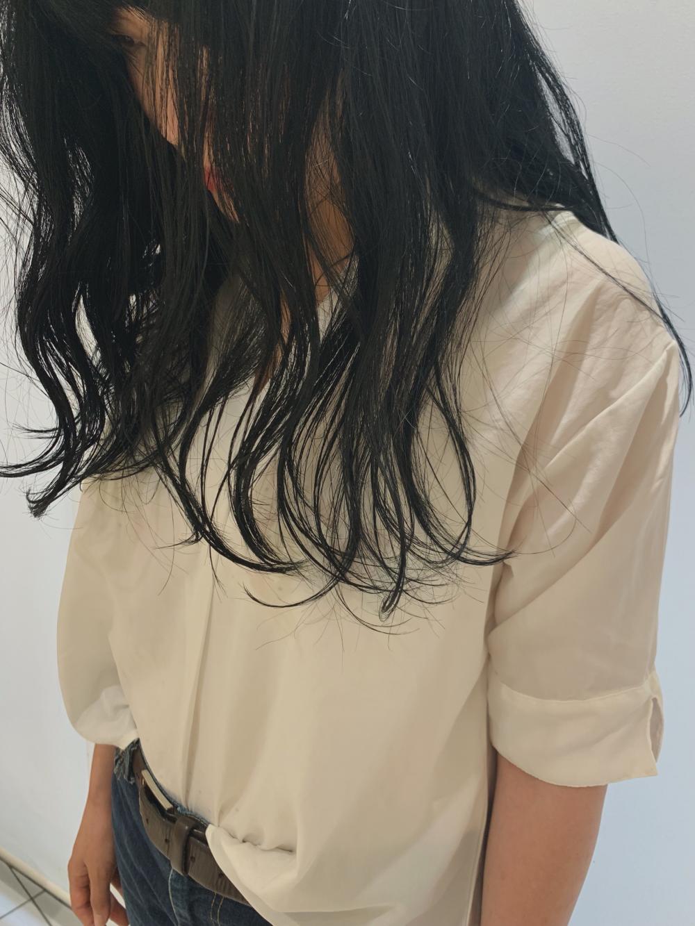 ＼暗髪ロング／