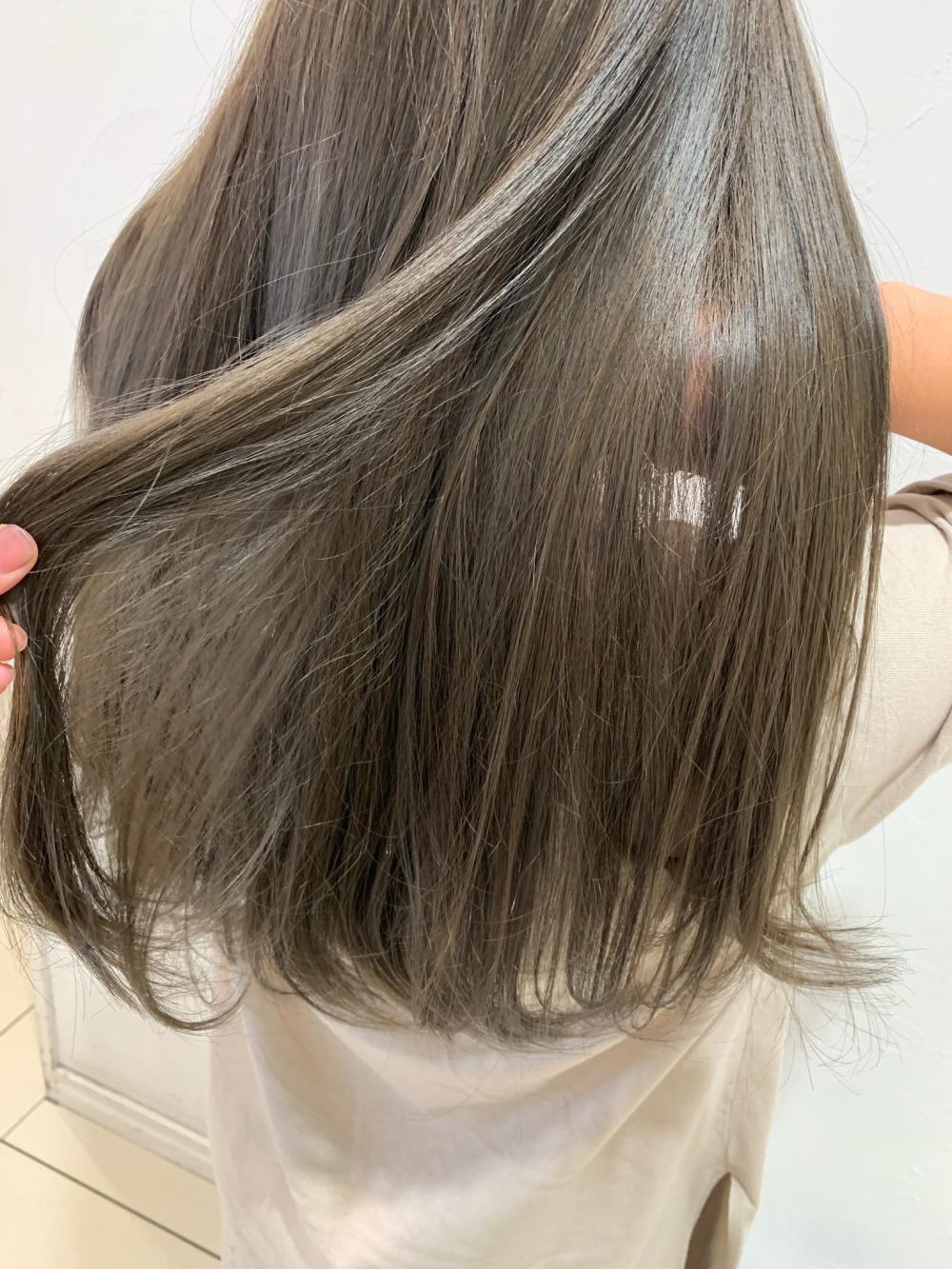 ＼スモーキーグレージュ／