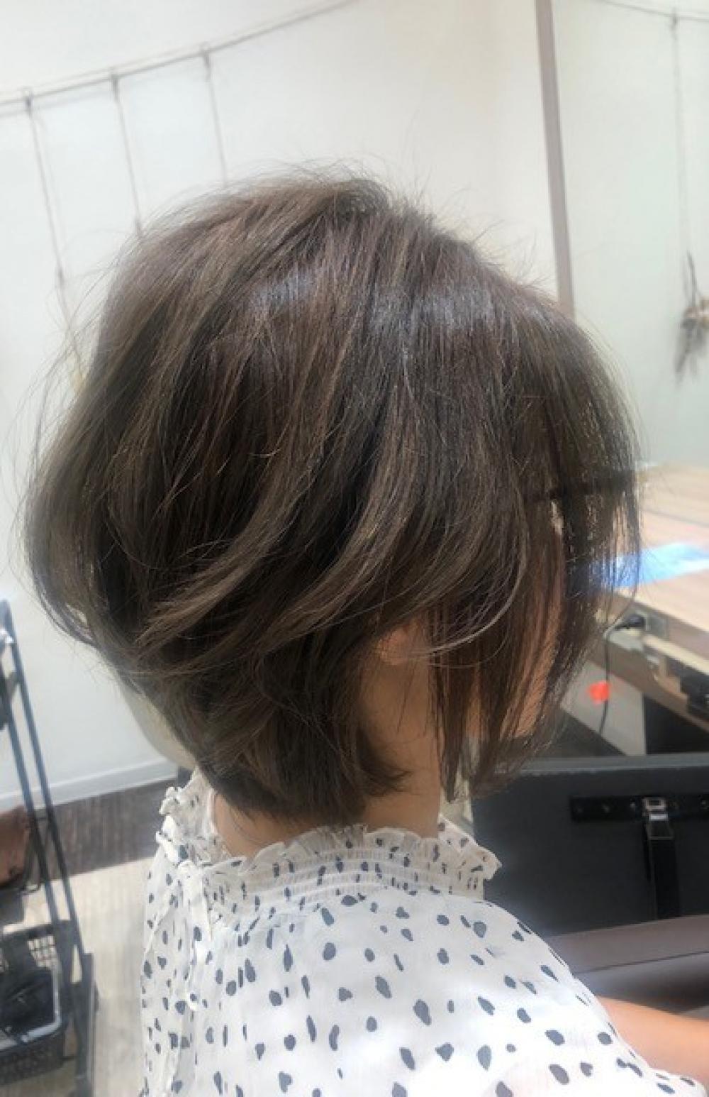 大人カジュアルショートボブ