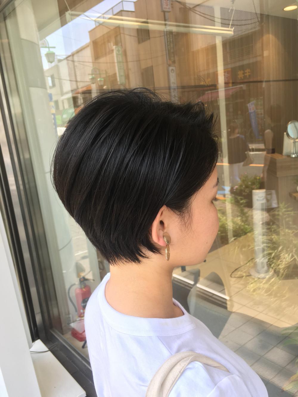 頭の形がキレイに見えるショートヘアー