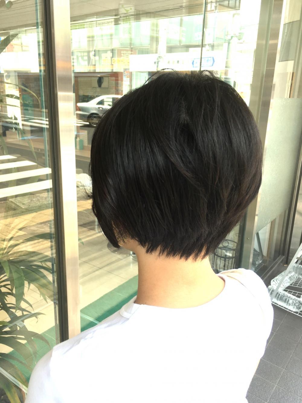 頭の形がキレイに見えるショートヘアー｜サブ写真③