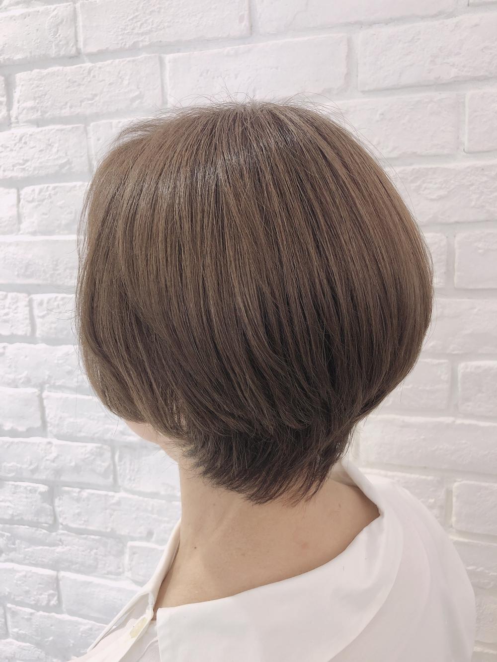 大人女性のショートボブ