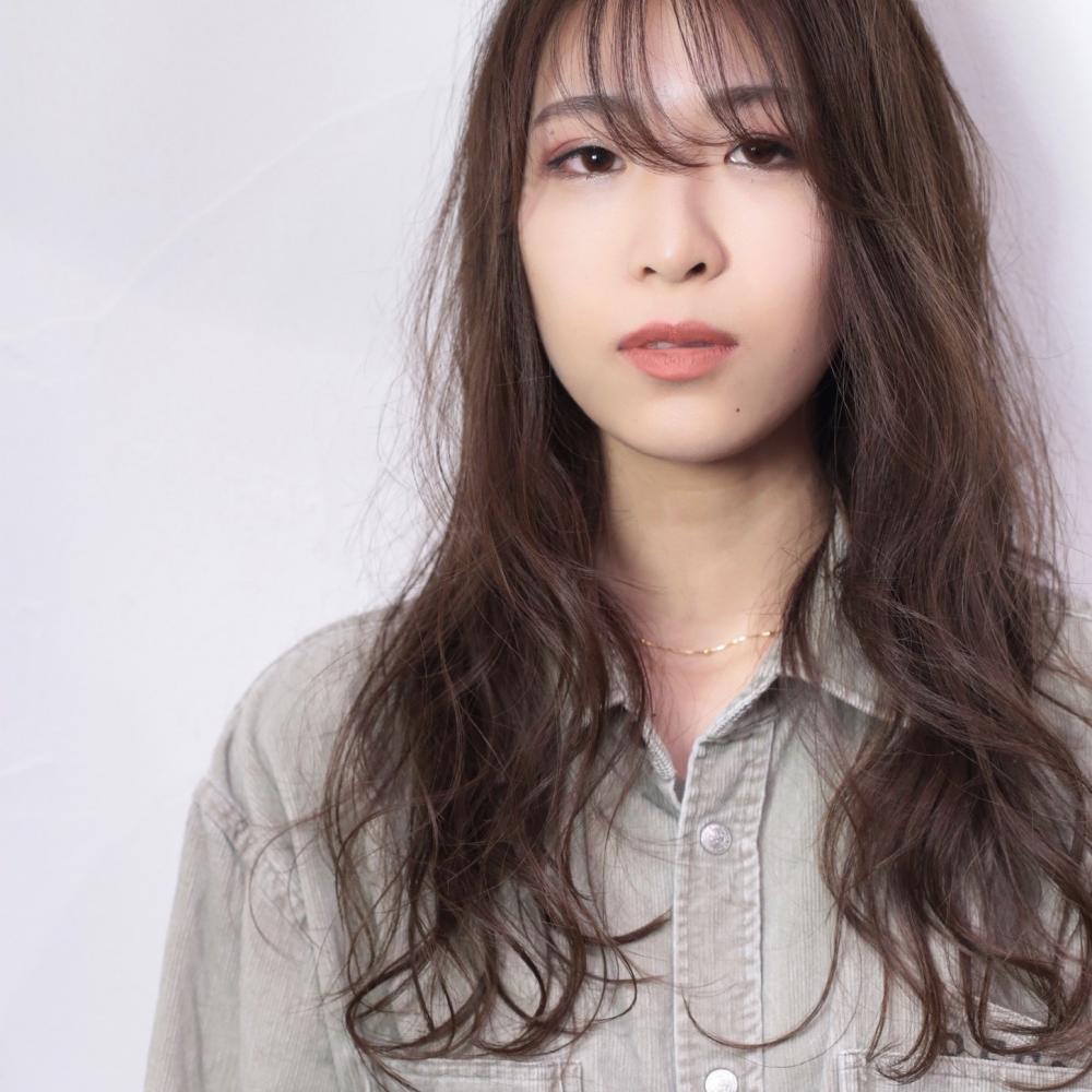 柔らかい髪に見える大人のベージュカラー