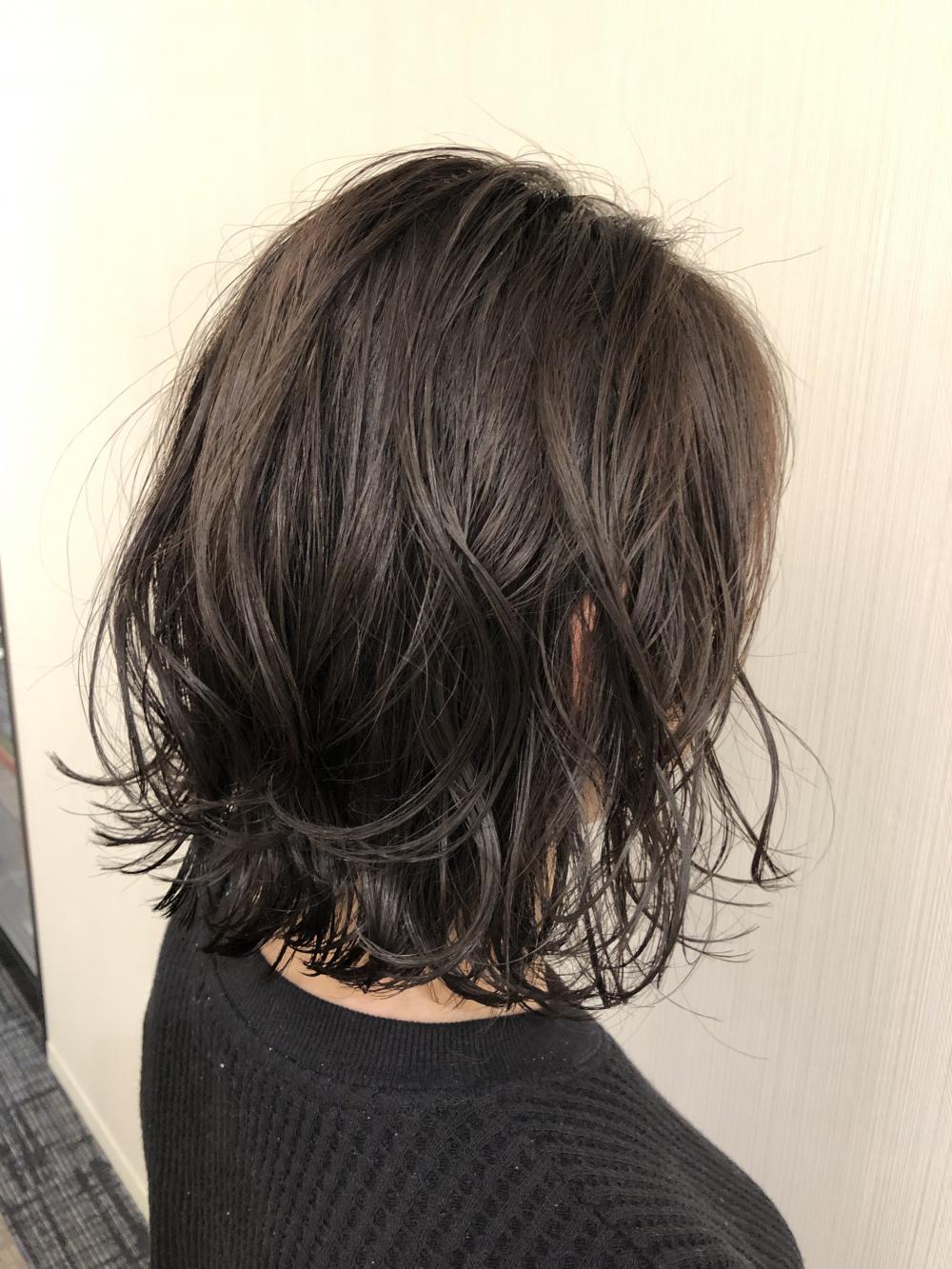 外ハネミディアムボブ