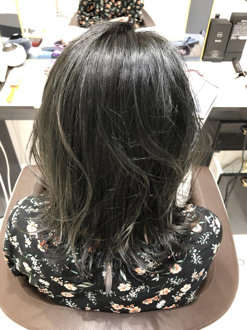外ハネダークグレージュミディアム｜サブ写真③