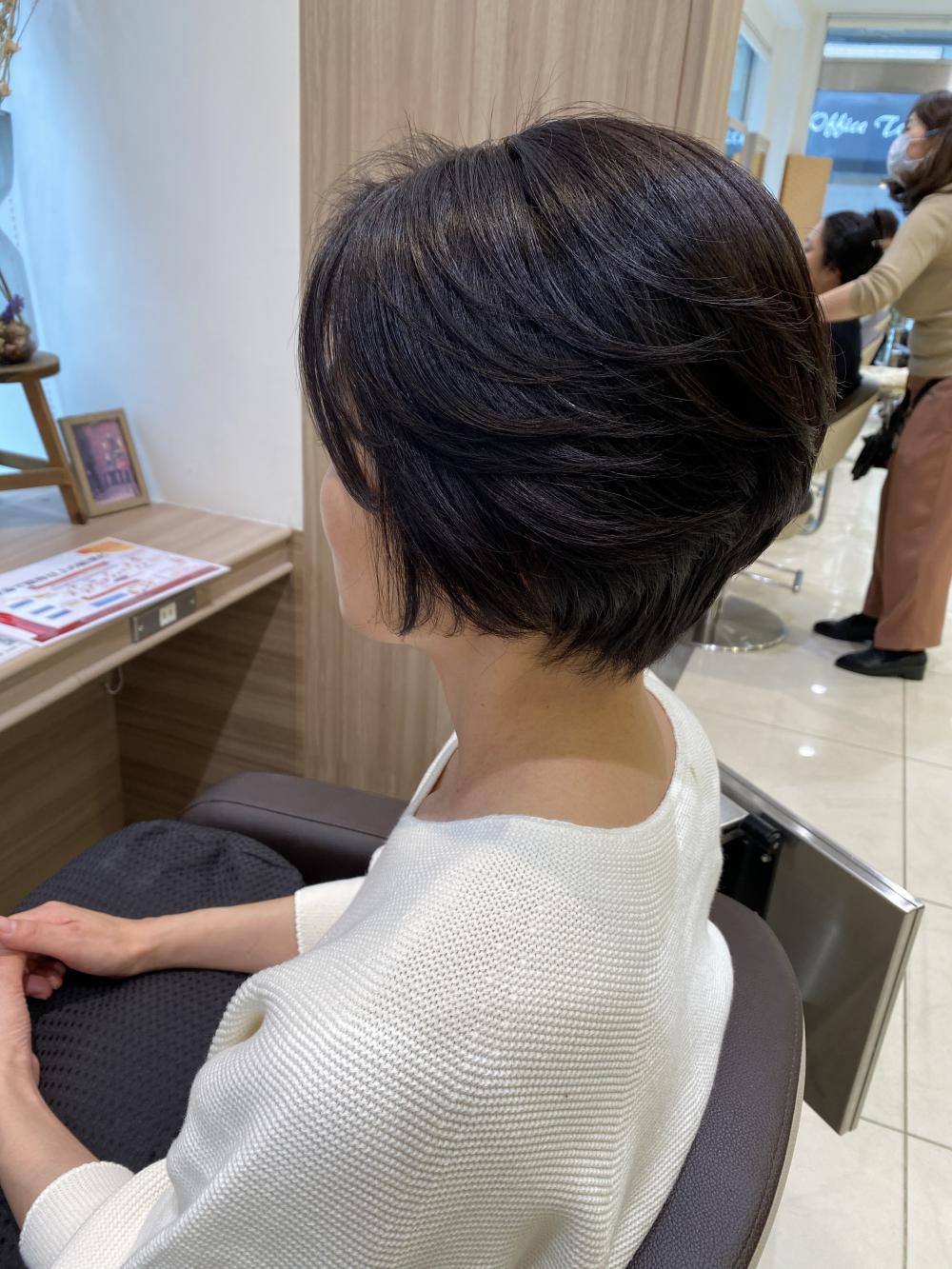 女性らしいショートヘアー