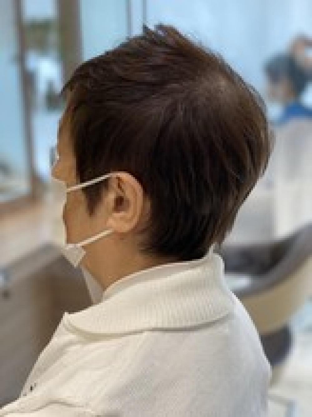 耳周り、襟足スッキリショート