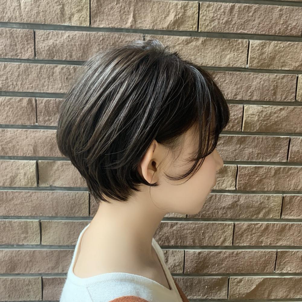 キュートな耳掛けミニショート