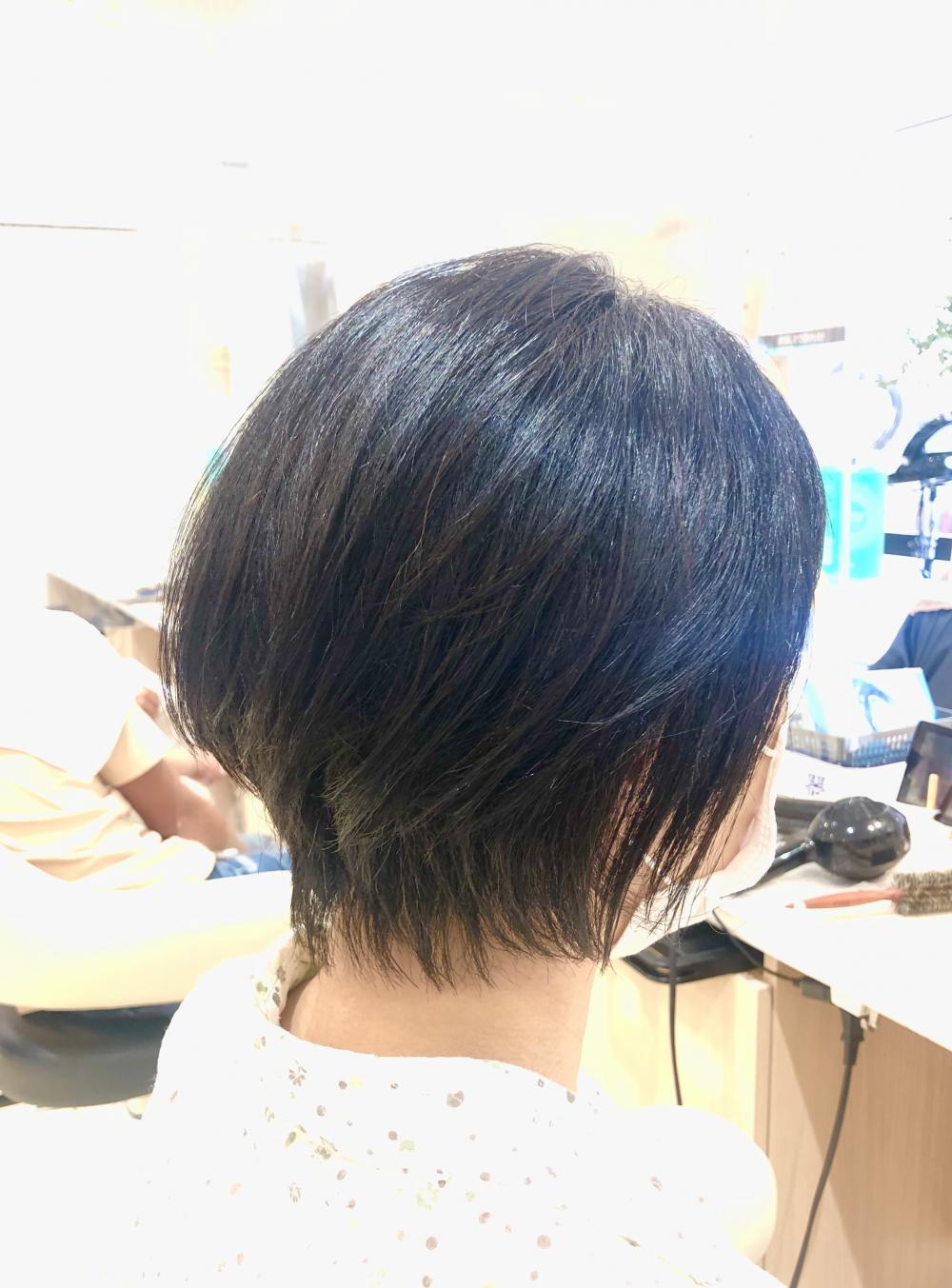 ショートボブ