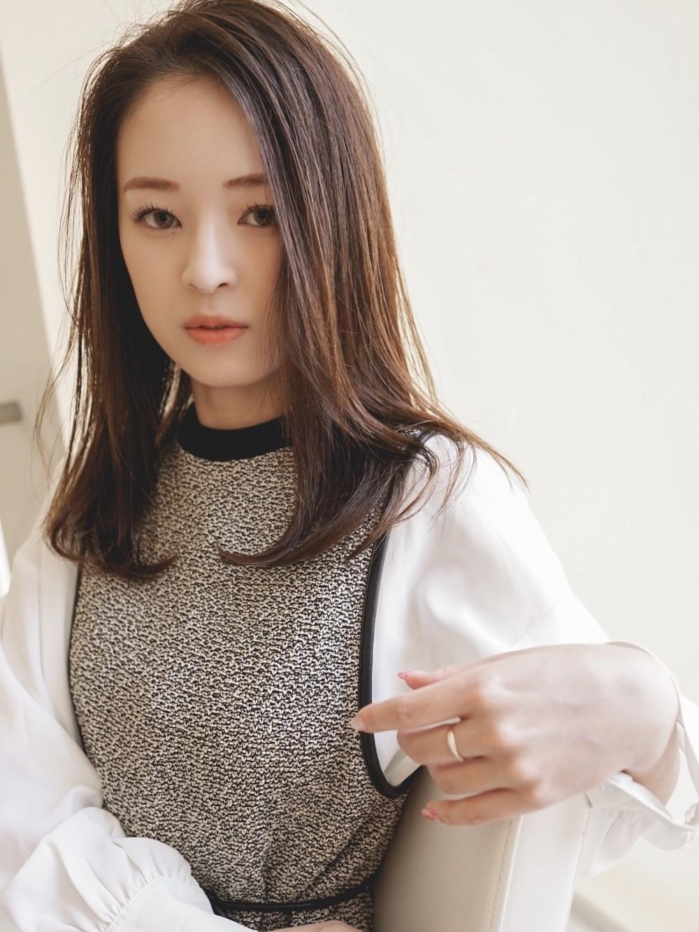 ナチュラルストレートx大人なセミロング