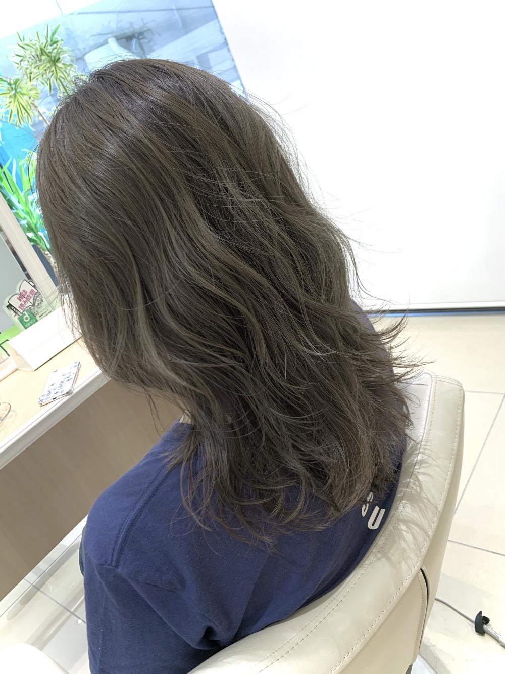 スモーキーアッシュ