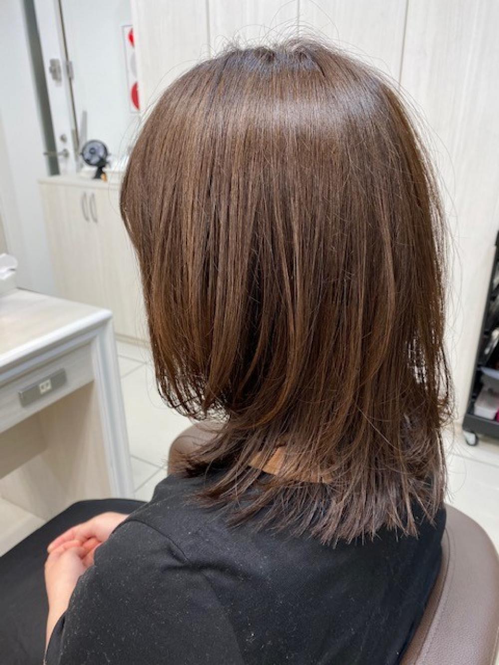ウルフ風ミディアムヘアー