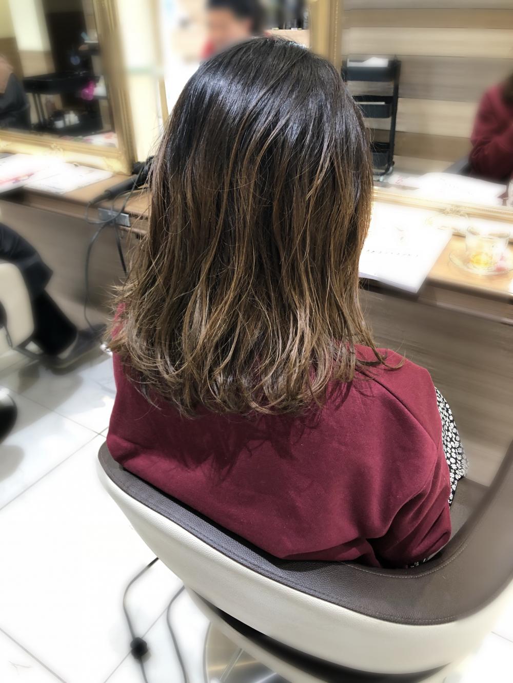 毛先のブリーチのみ☆グラデーションベージュ