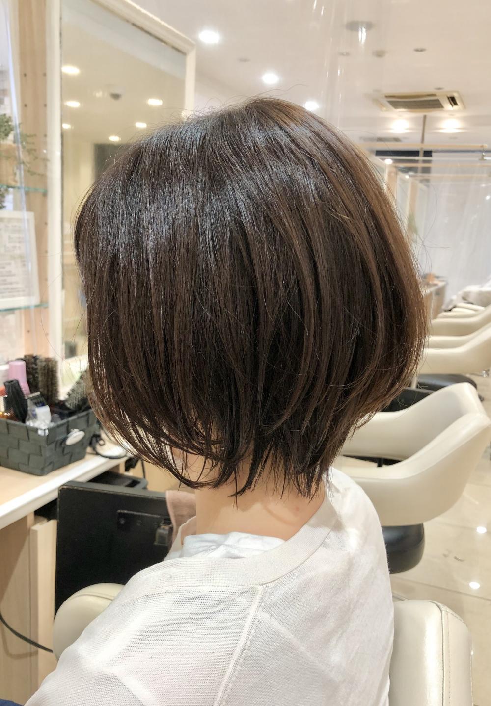ショートボブ