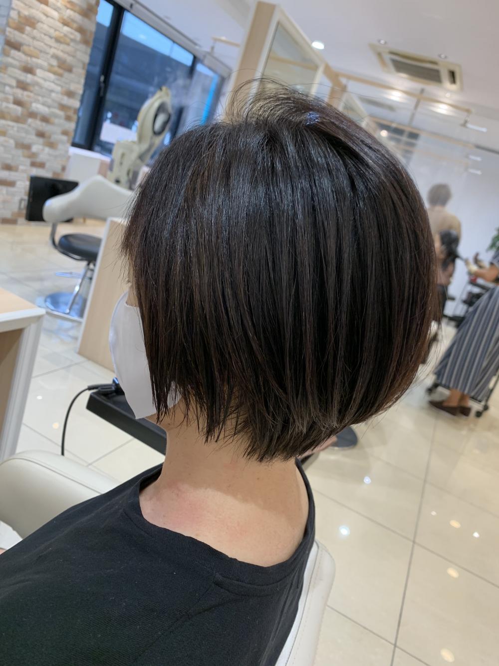 ショートボブ