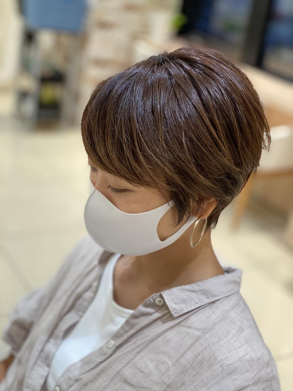 ショートボブ