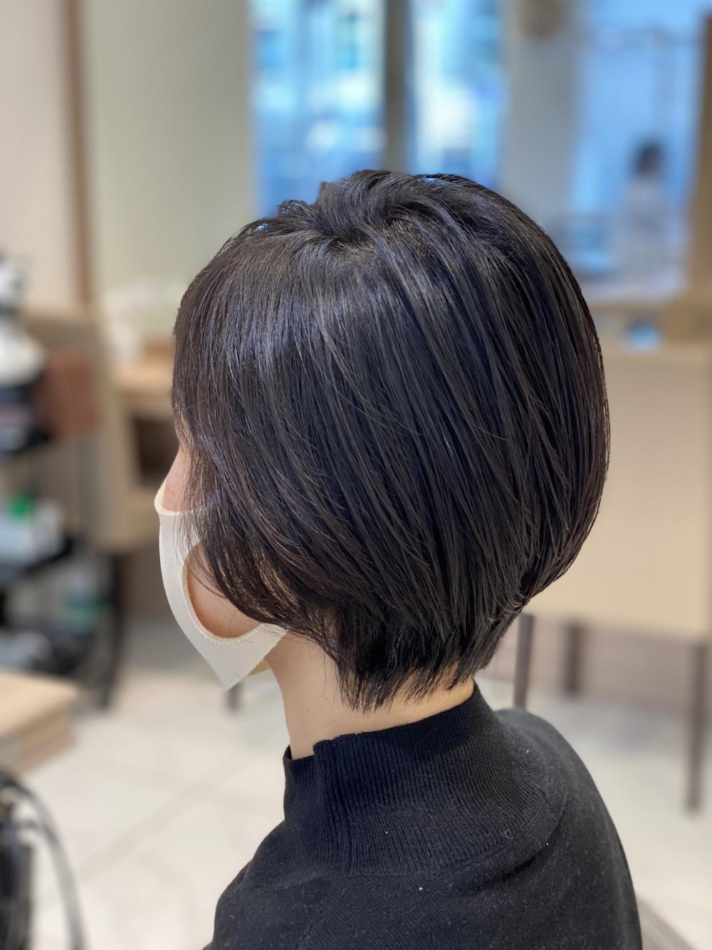 根元立ち上げふんわりパーマ　ショートスタイル