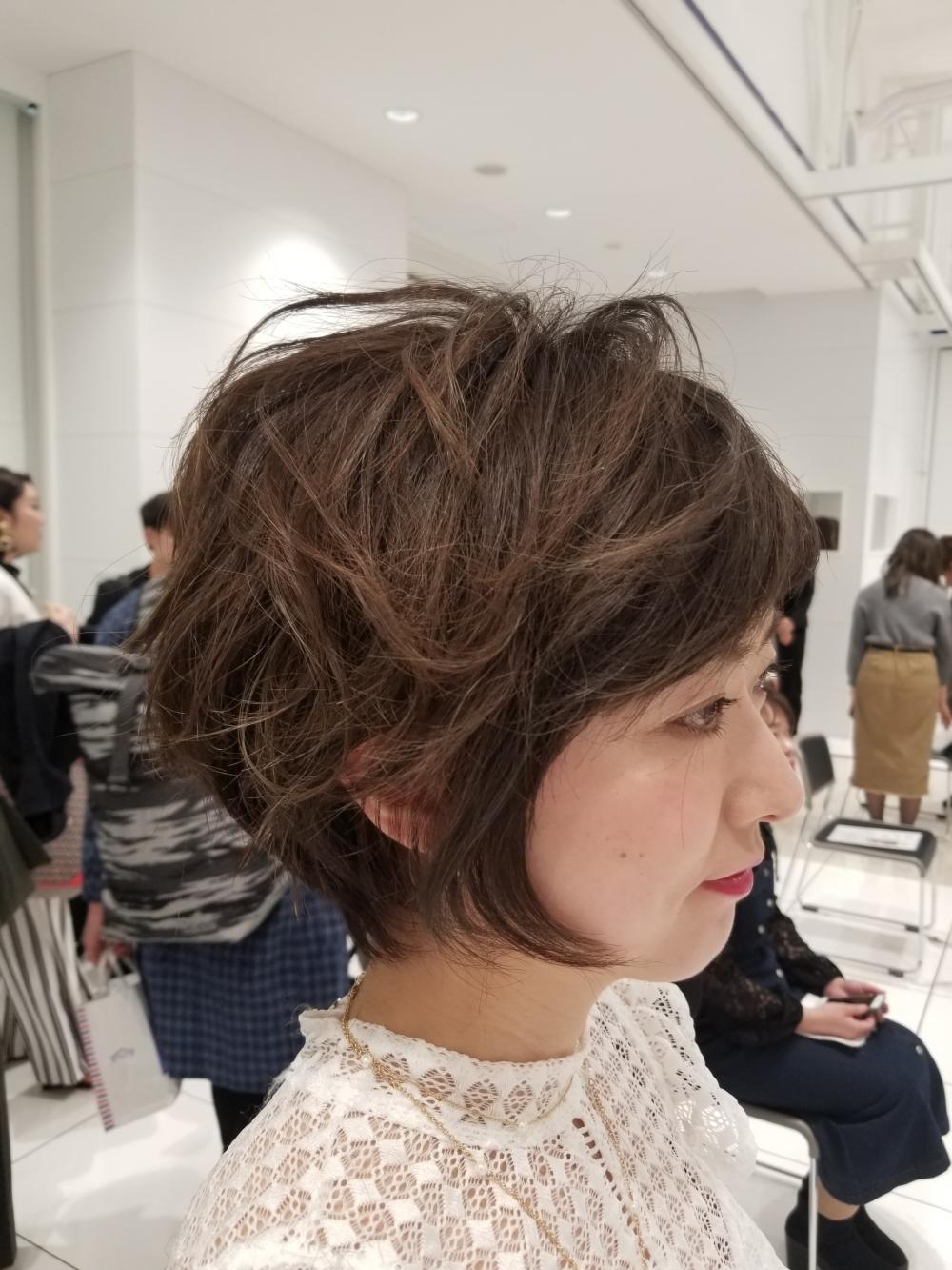 カールレイヤーショートボブ