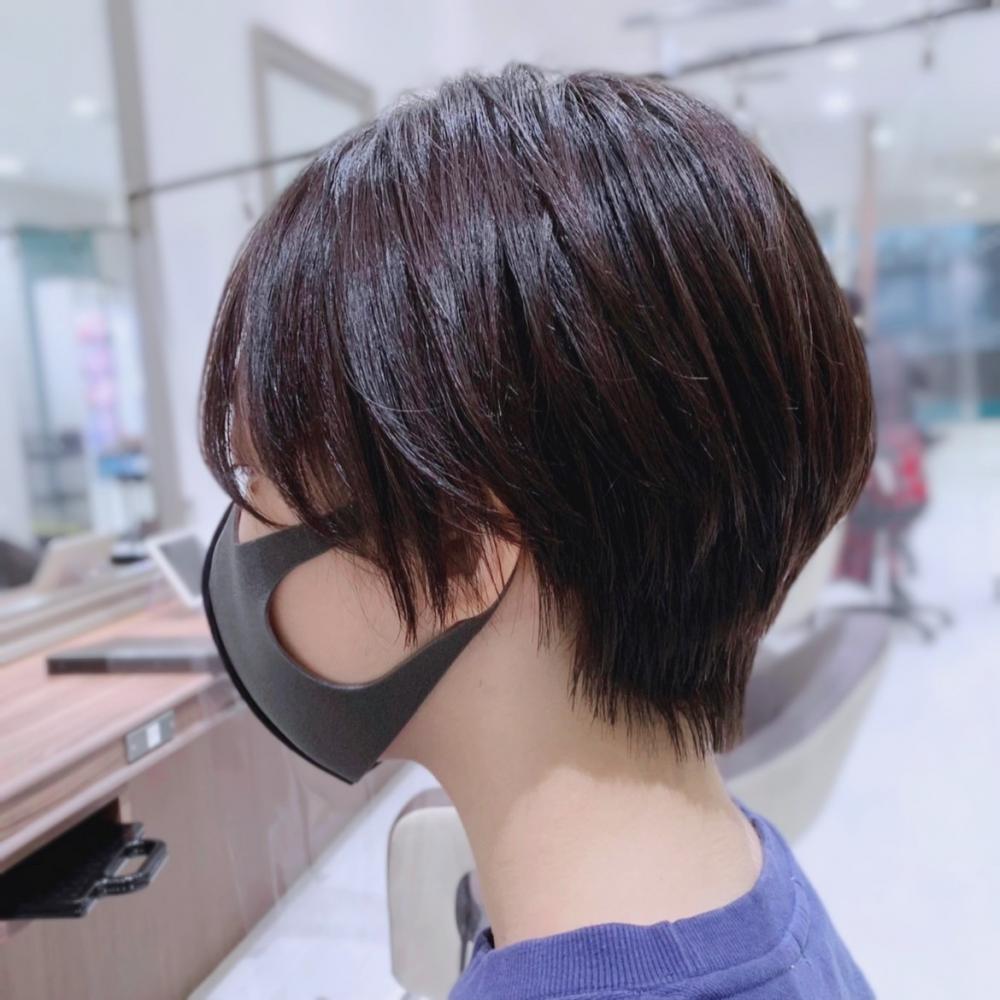 黒髪ショート
