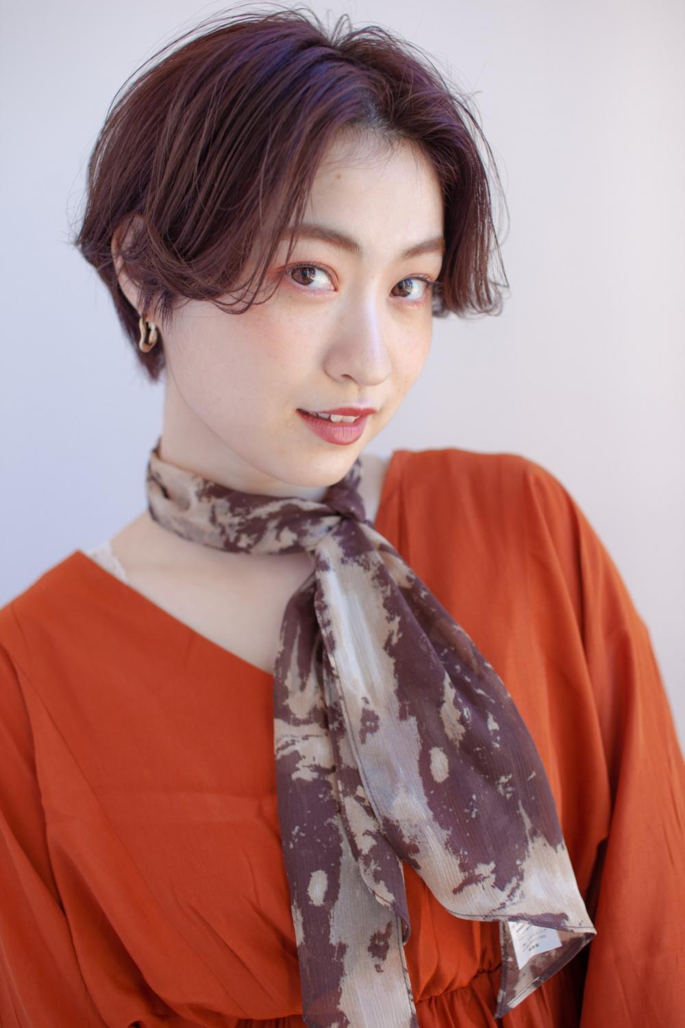 横顔美人ハンサムショート｜メイン写真