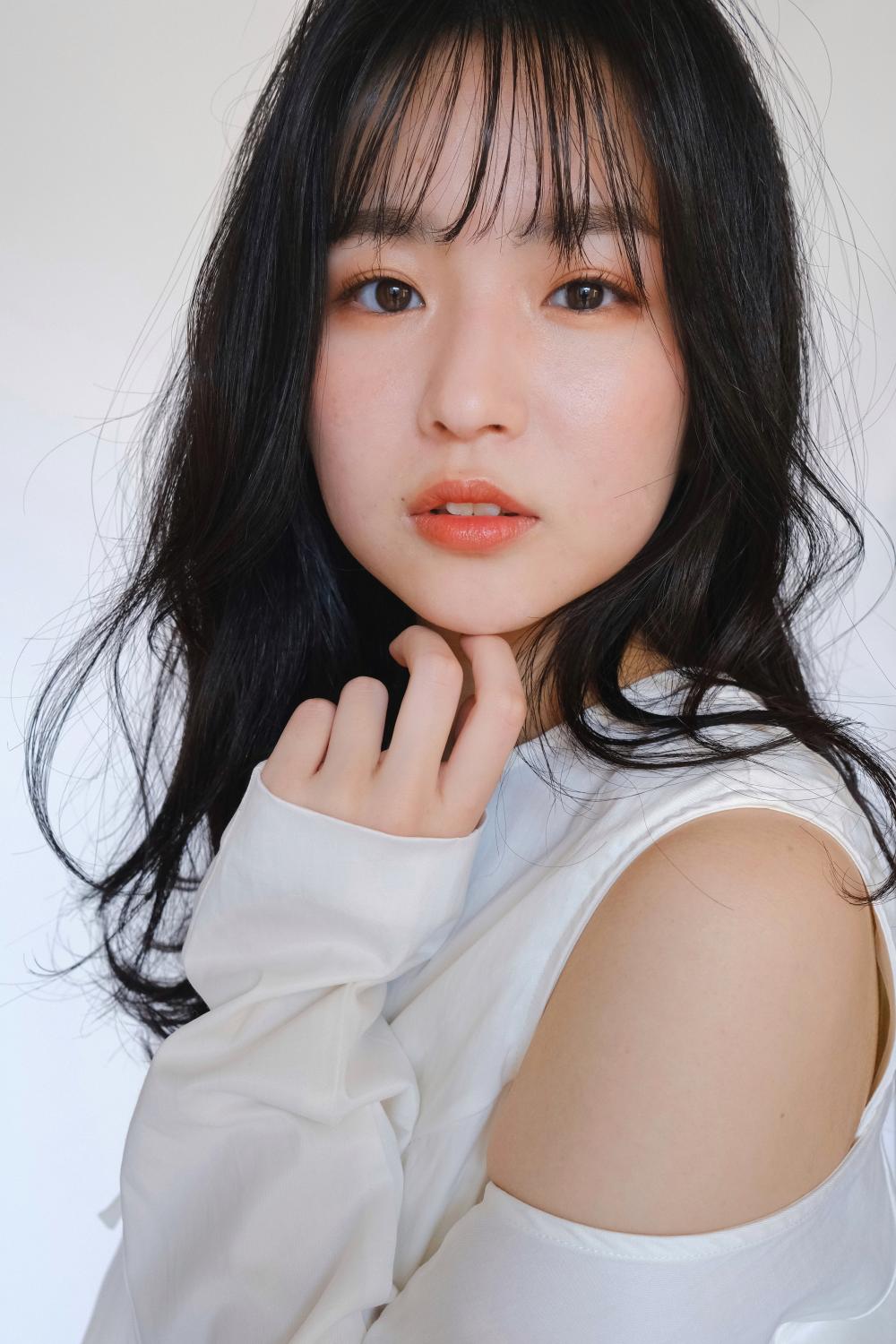 黒髪ユル巻きロング｜サブ写真②