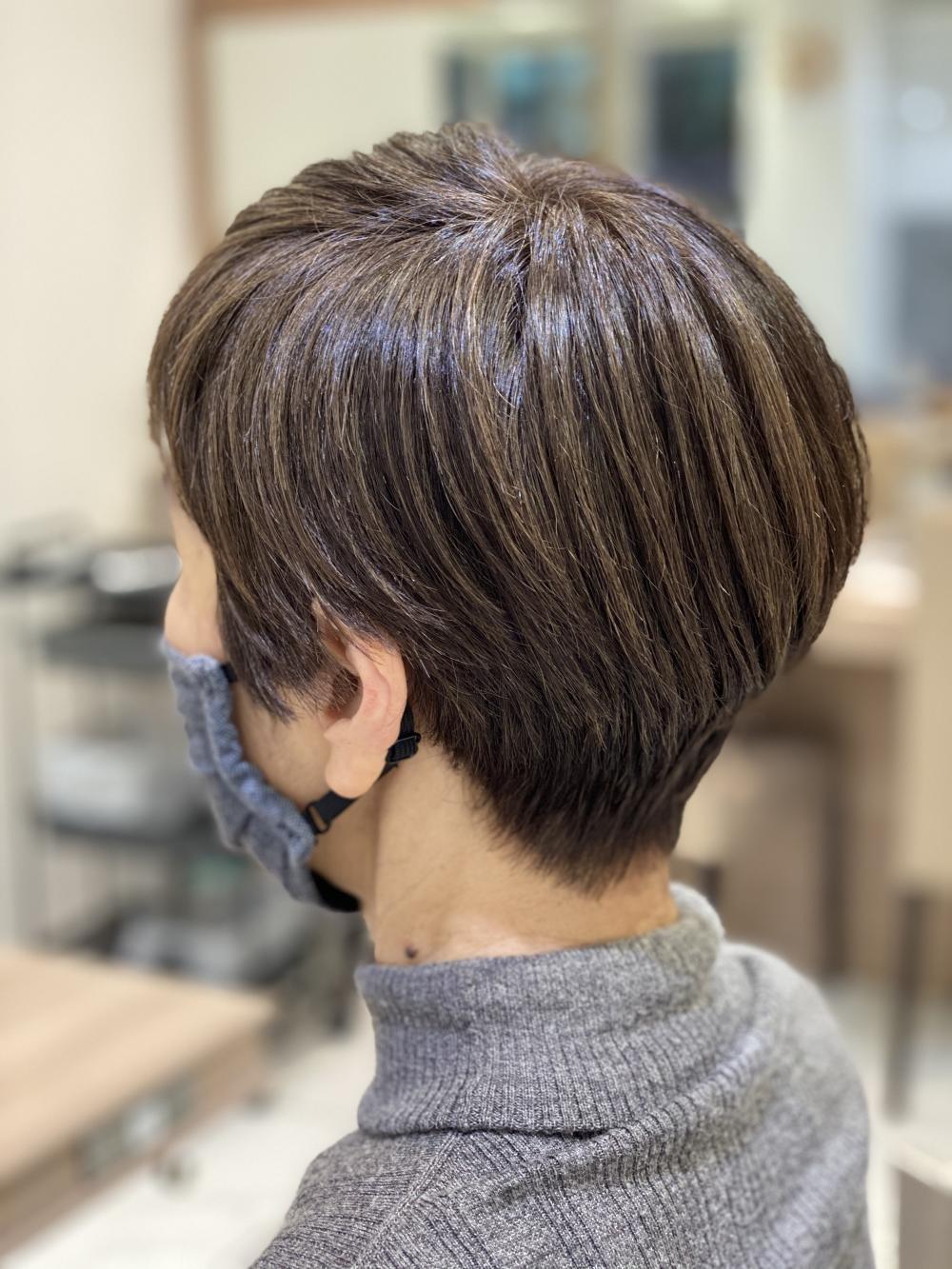 襟足すっきりミセスショート