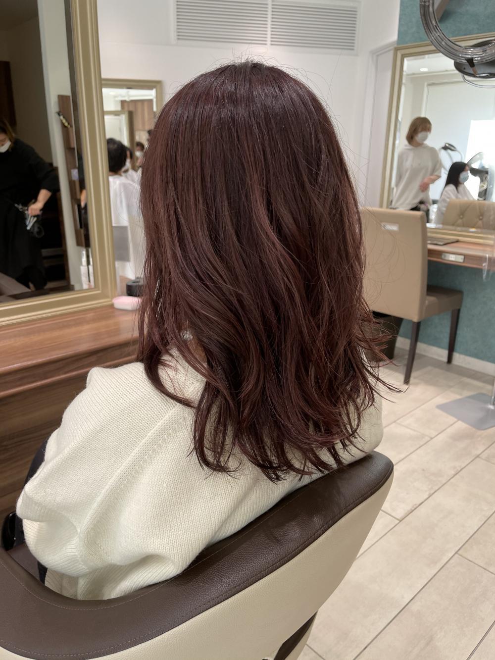 立体感のある艶感パープル