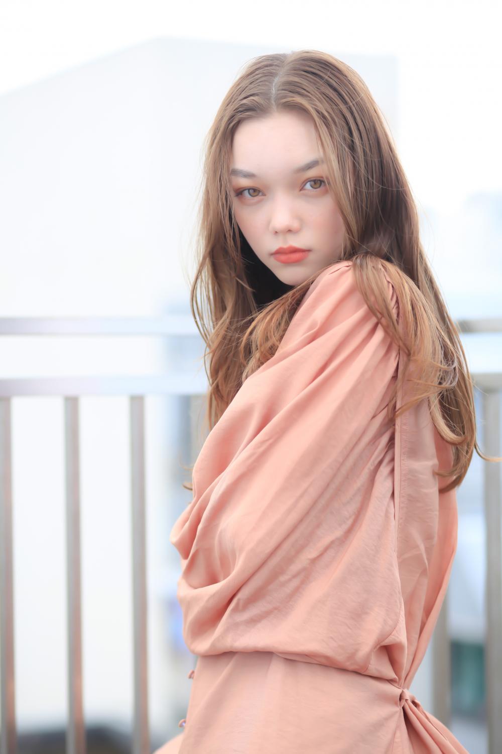 ツヤ感ナチュラルナチュラルストレートロング