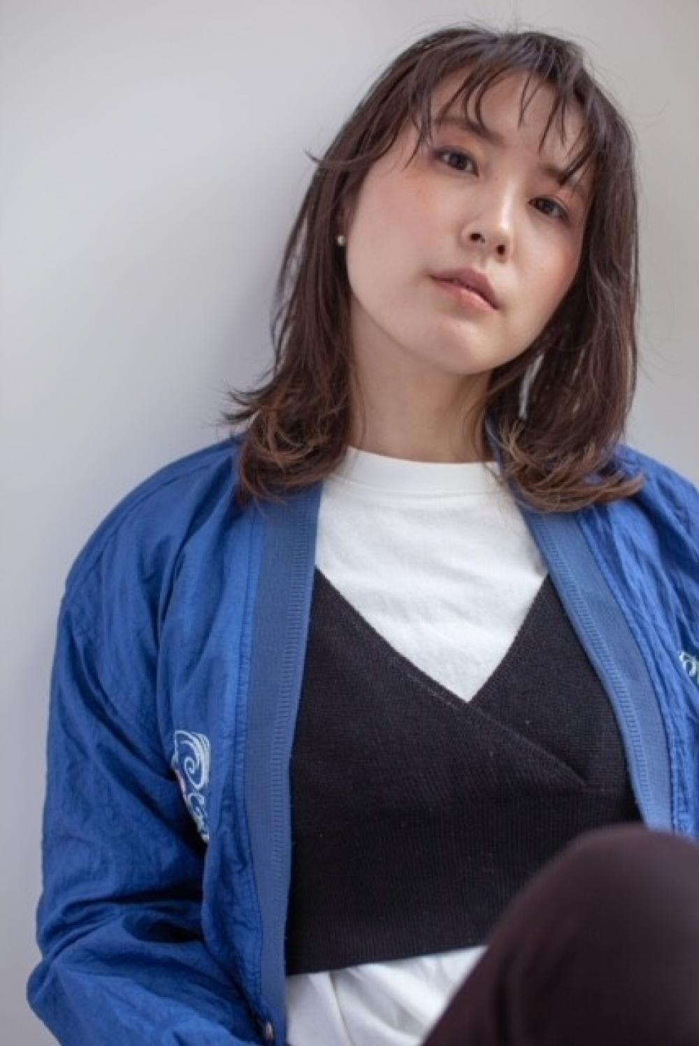 大人女性にもおすすめイヤリングカラー｜サブ写真③