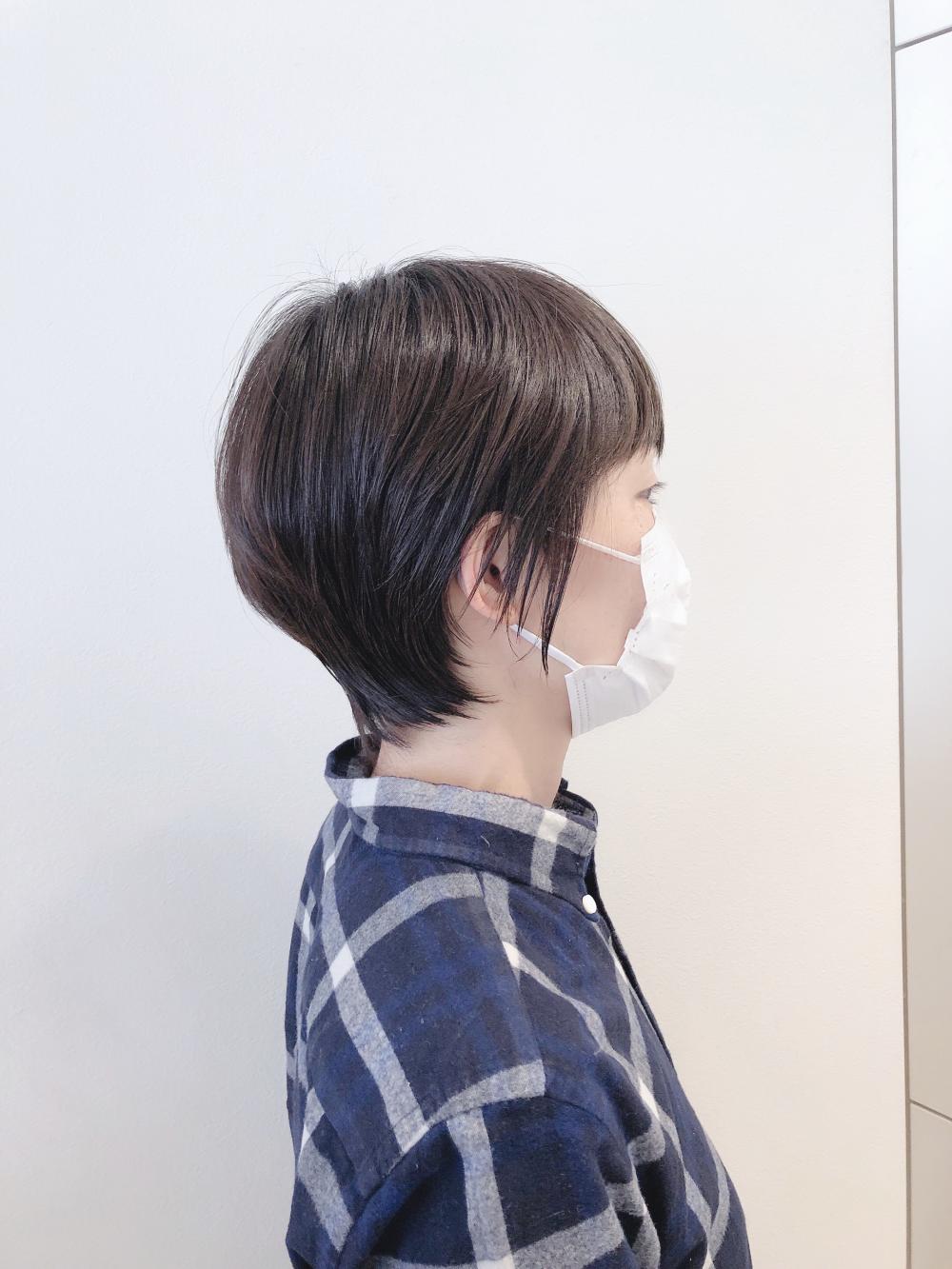 ハイトーンでなくても可愛いショート｜サブ写真②