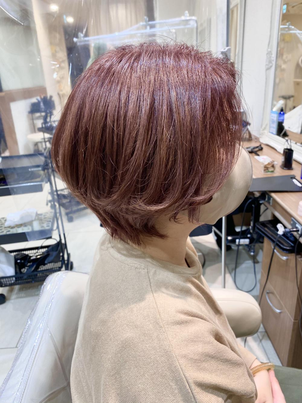 ピンクベージュ×ショートボブ