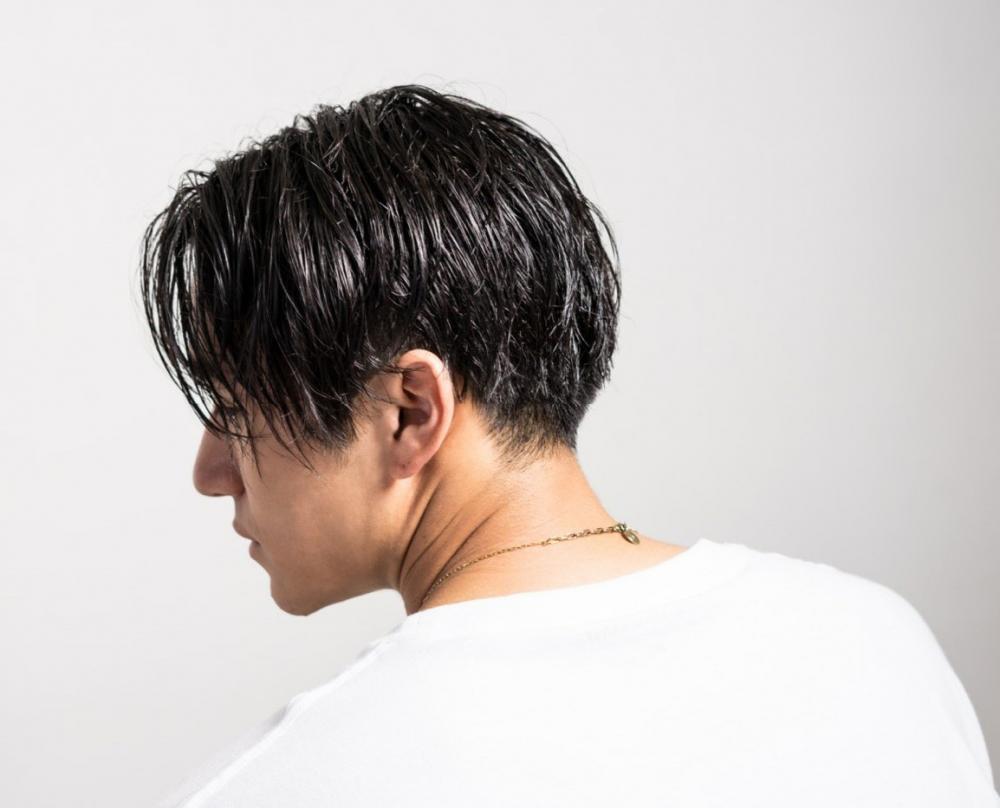 ツーブロック×長めのトップ×艶感でオシャレ男子｜サブ写真③