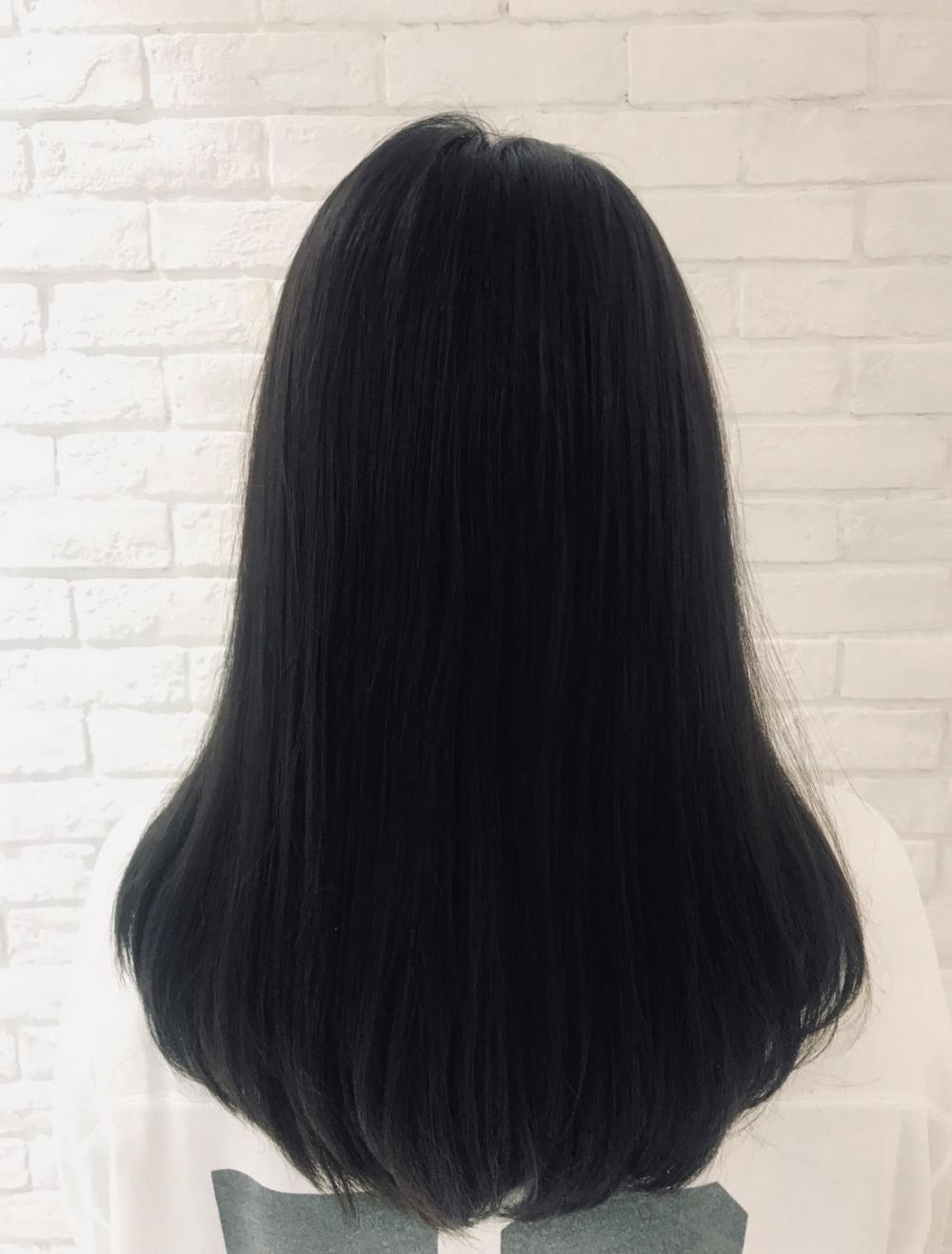 黒髪ストレートスタイル