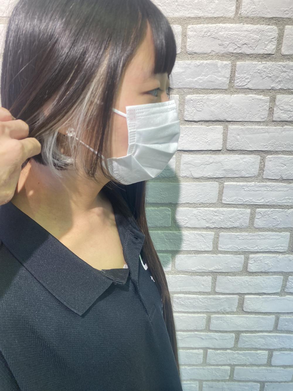 ホワイトイヤリングカラー