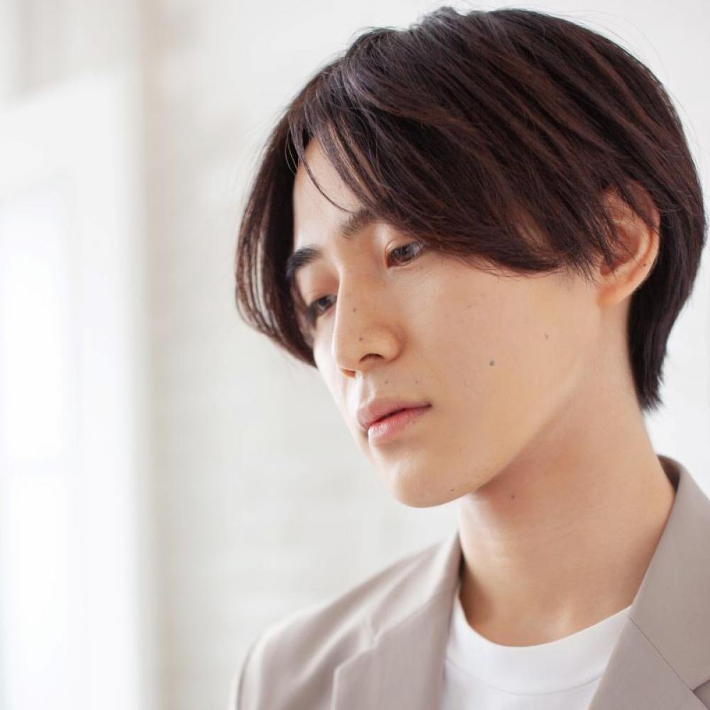 長めバングの爽やかミディ｜サブ写真②