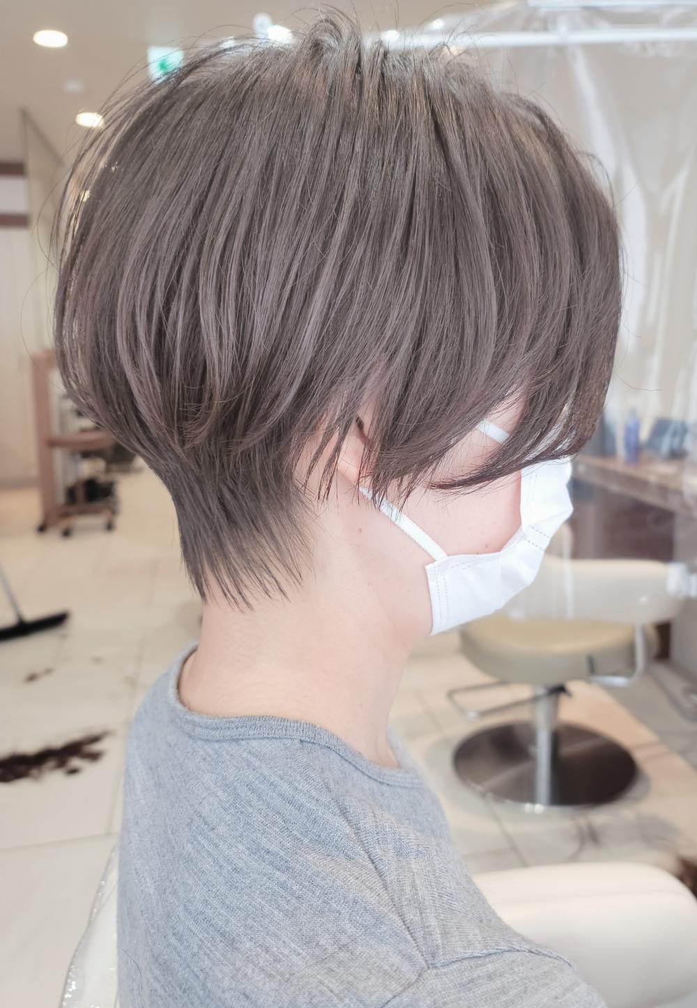 大人女子のハンサムショート