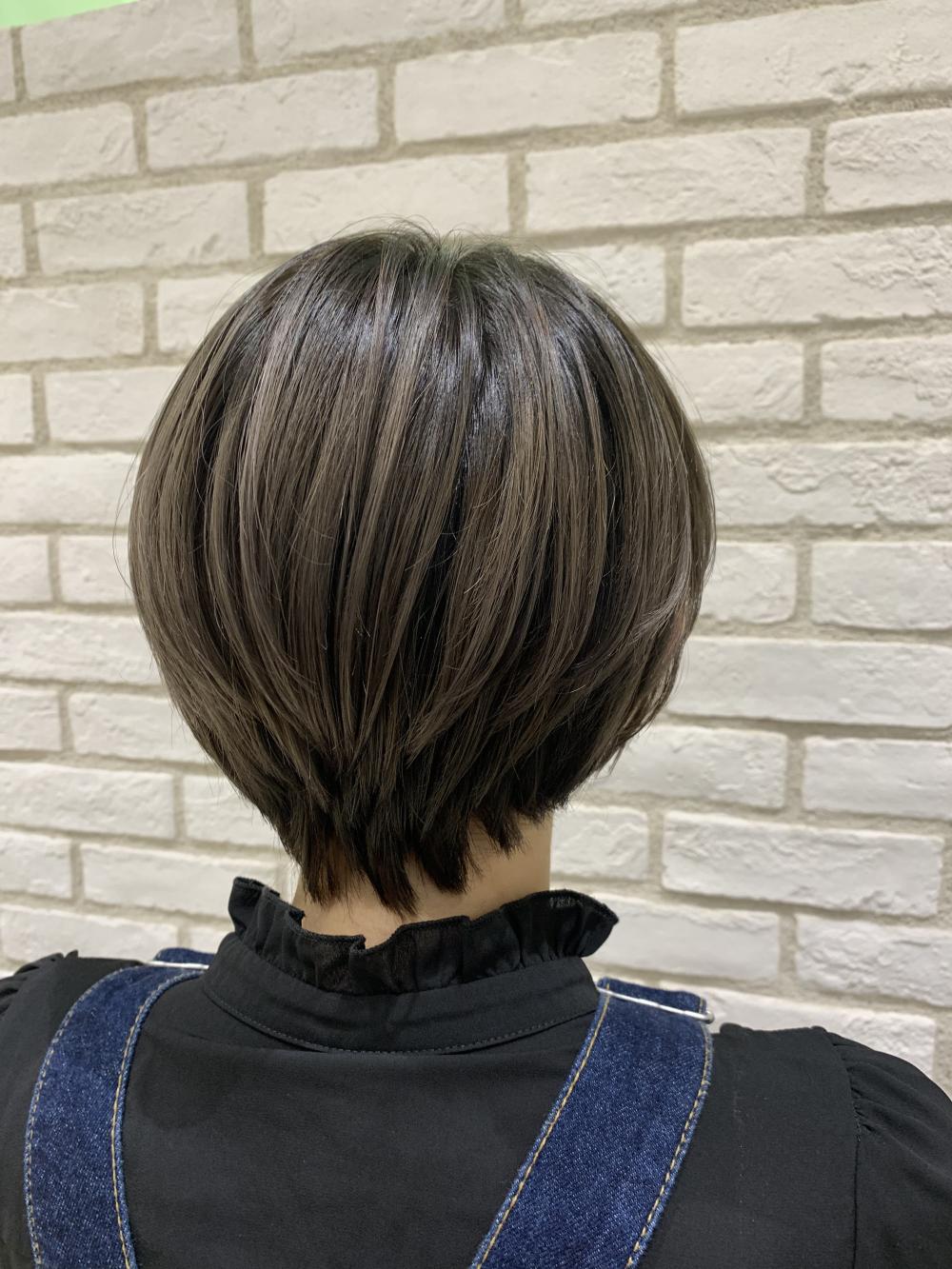 大人ショート×グレーベージュ