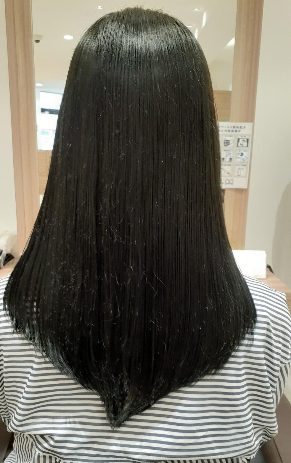 幅広いシチュエーションで大活躍！ブルーブラックカラー！