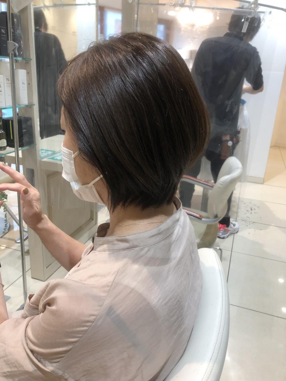 オリーブベージュ