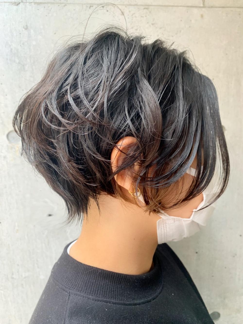 センターパートショートゆるふわパーマ