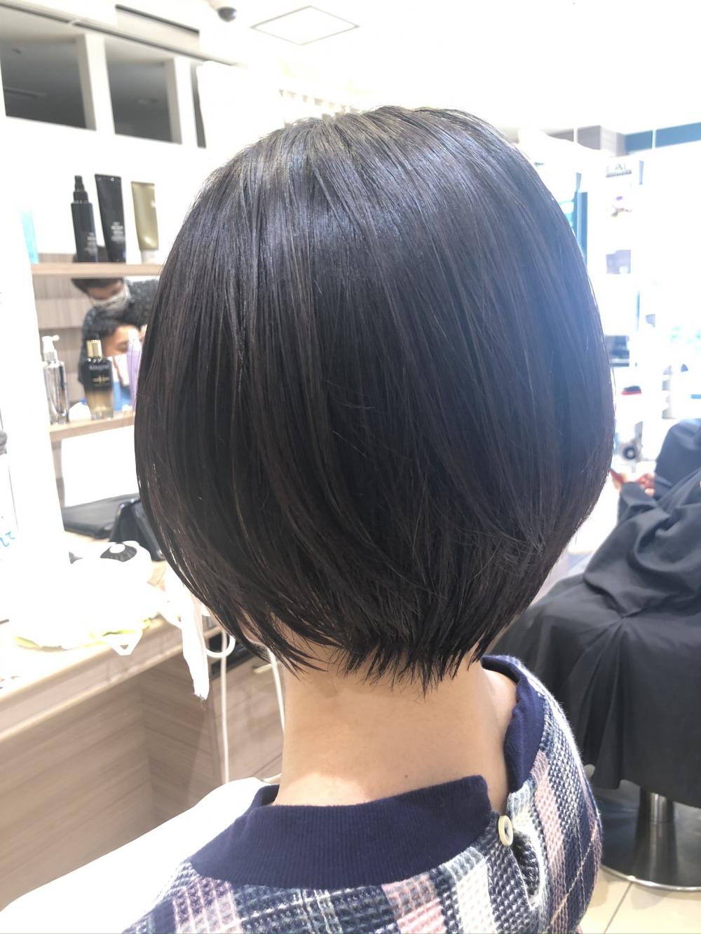 ショートボブ